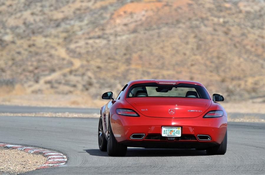  Mercedes-Benz SLS AMG GT 2013 года  (фото 35 из 110)